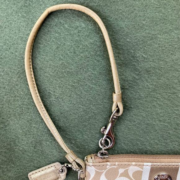 Vintage Coach Gold Cream Monogram Canvas Wristlet | 2000s Designer Mini Bag EUC - Picture 6 of 16